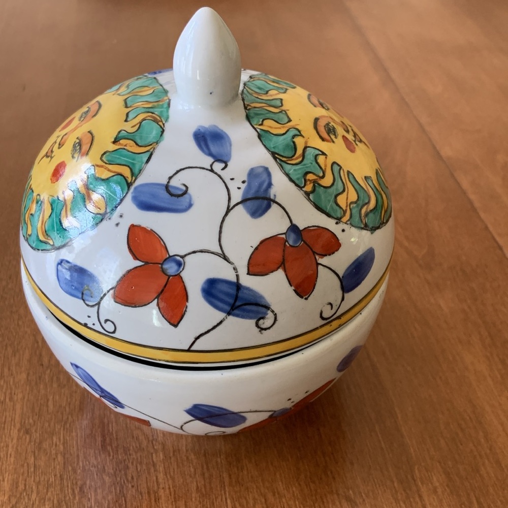 Vintage sunburst small ceramic bowl with lid - Picture 6 of 9